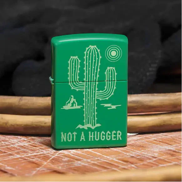 Zippo - Motyw Not a Hugger - Zapalniczka