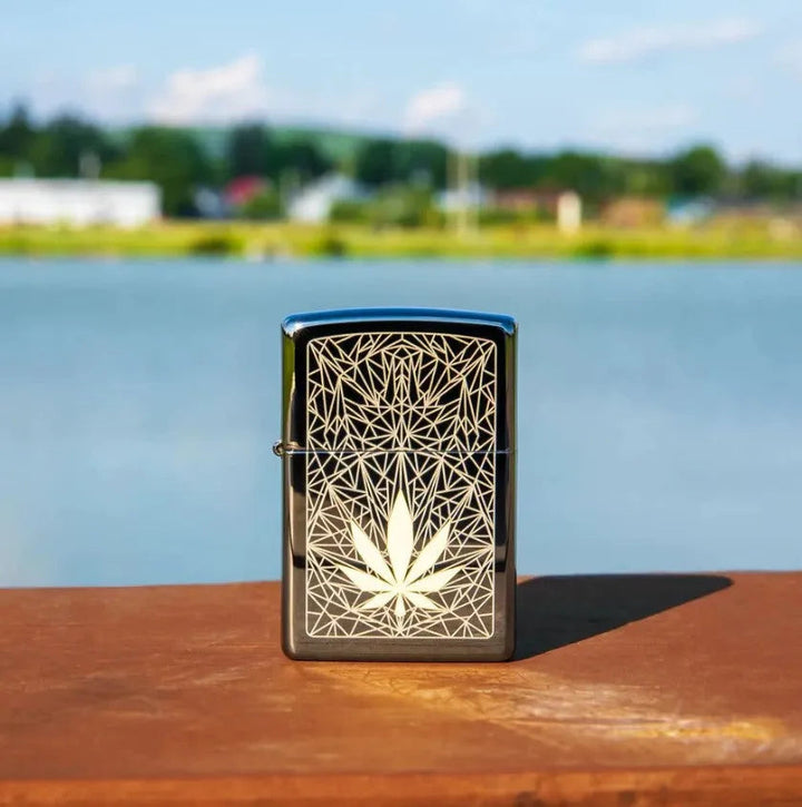 Zippo - Cannabis Design Black Ice - Game-On.no