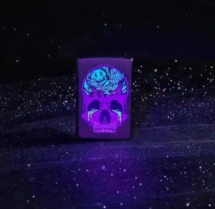 Zippo Lighter - Blacklight Skull Design - Matt Svart Lighter - Game-On.no