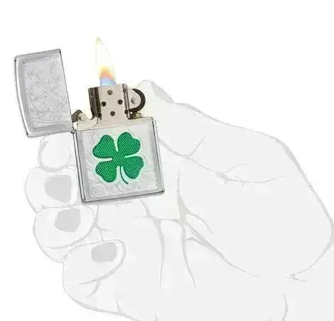 Zippo Lighter - Kløver Design High Polish Krom - Game-On.no